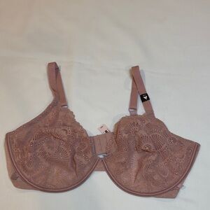 Victoria’s Secret Lace Underwire Bra in Mauve Size 40DD NWT